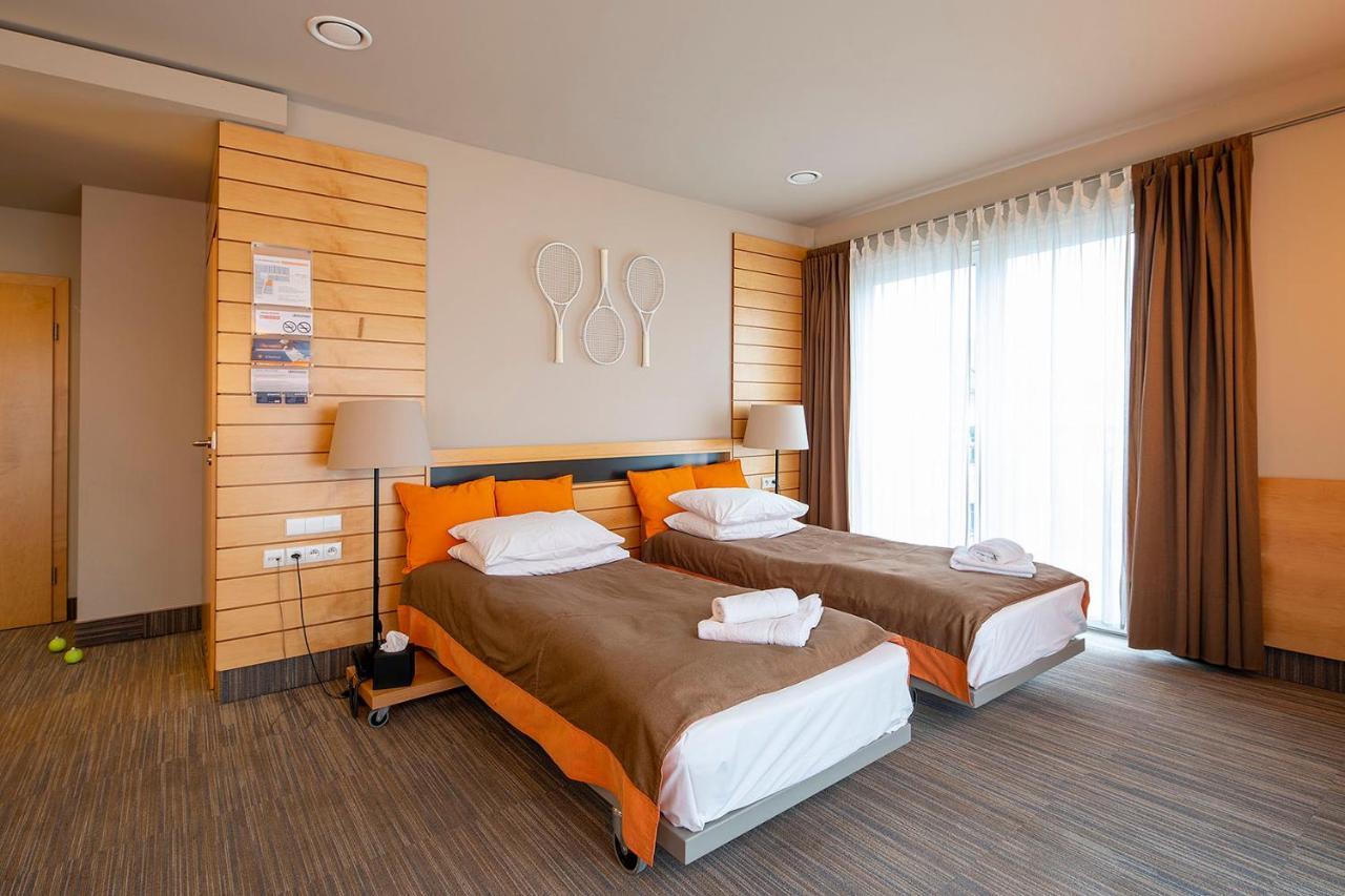 פוזנן Hotel Restauracja Tenis Kortowo מראה חיצוני תמונה