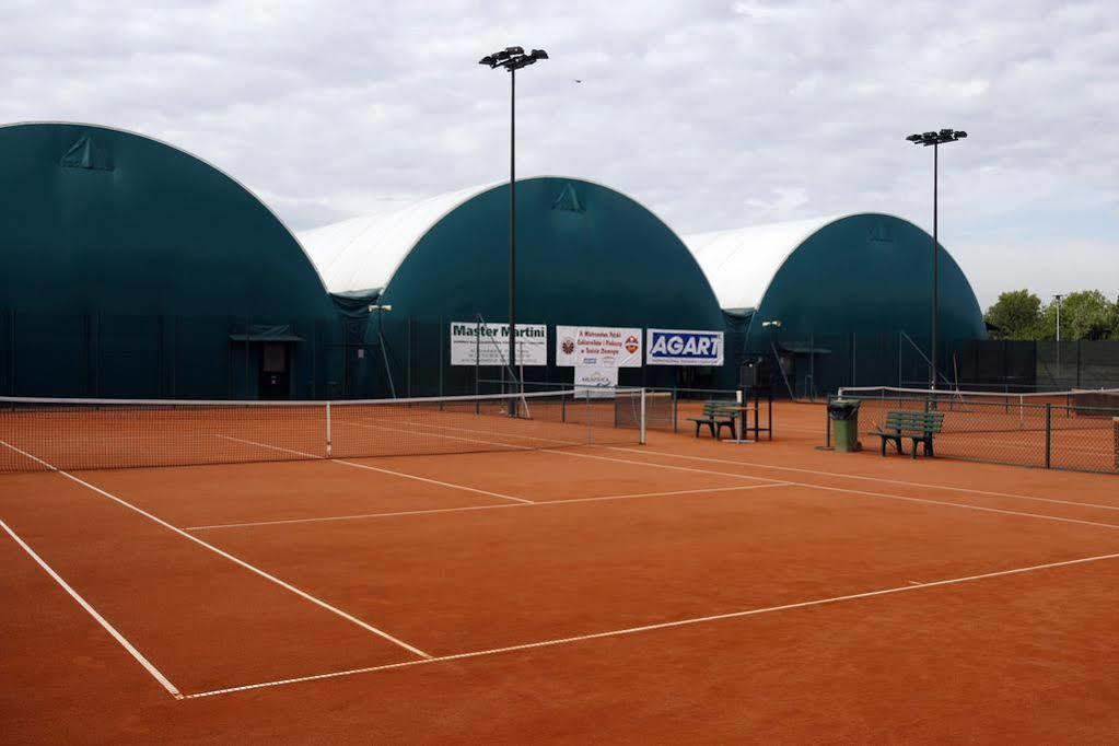 פוזנן Hotel Restauracja Tenis Kortowo מראה חיצוני תמונה