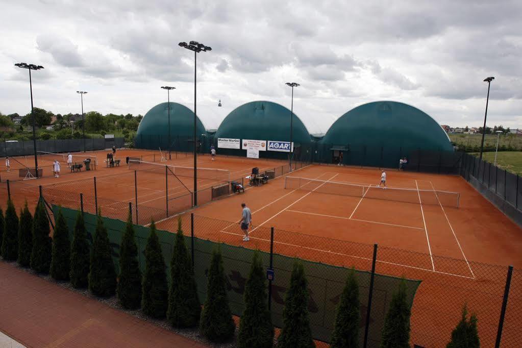 פוזנן Hotel Restauracja Tenis Kortowo מראה חיצוני תמונה