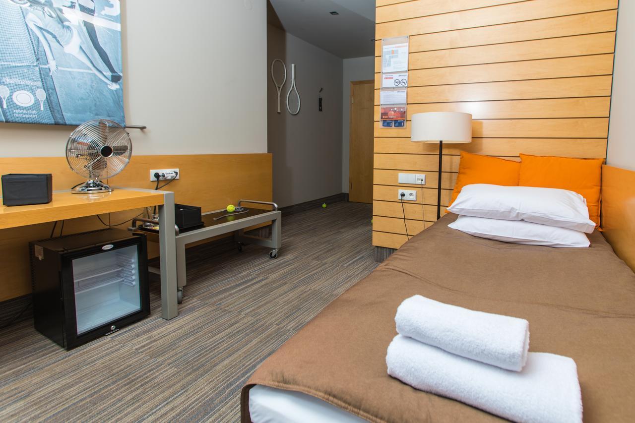 פוזנן Hotel Restauracja Tenis Kortowo מראה חיצוני תמונה