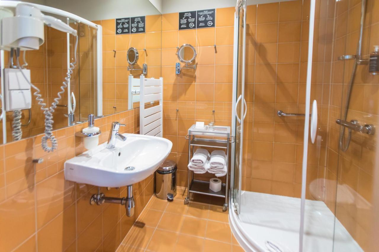 פוזנן Hotel Restauracja Tenis Kortowo מראה חיצוני תמונה